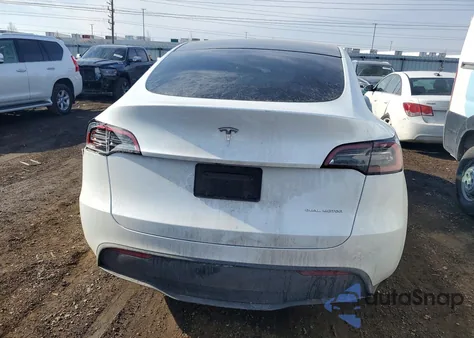 2023 Tesla Model Y z USA, uszkodzony, nr VIN 7SAYGDEE2PA048430